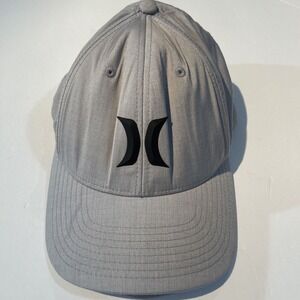 Hurley flex fit hat Cap S/M O2- Dri 62% Polyester‎ Made In Vietnam Yupoong